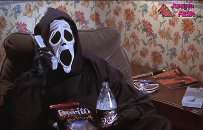 Scary Movie: Ketakutan dan Tawa Bertabrakan dalam Satu Layar!